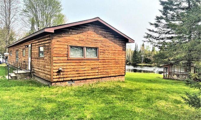 Butternut House | Stone Mason`s Camp on the River | 3 Bed, 2 Bath