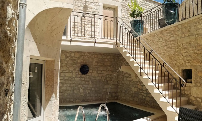 Saint-Restitut Ski Chalet | Stone village house with pool, Saint-Restitut – Drôme Provençale