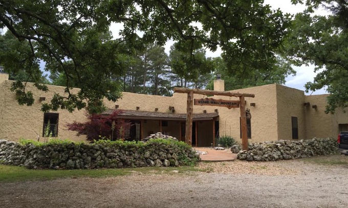 Eureka Springs House | Stone Wall Mountain