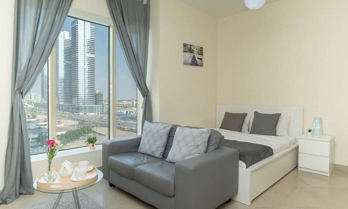 Jumeirah Lake Towers Apartment | StoneTree - Icon 2 Studio - Chic Apartment