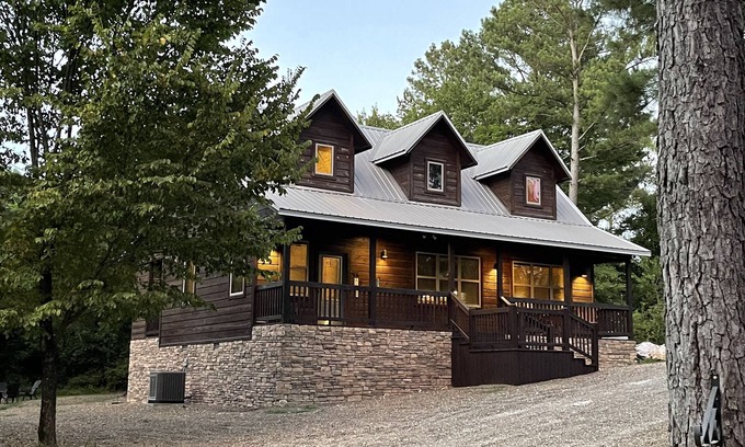 Broken Bow Cabin | Stonewood Luxury 2 Master BR Cabin - Family Fun Great Memories Perfect Location!