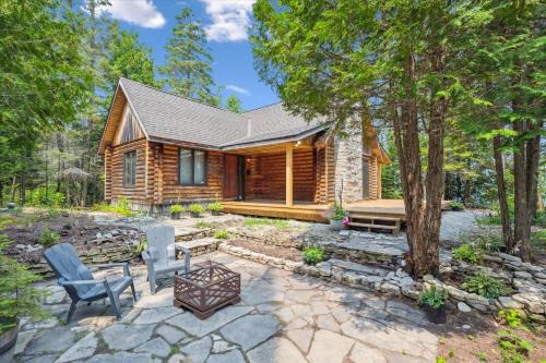Lion's Head House | Stonewood - Private Shoreline Log Cabin