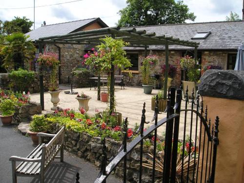 Templeton House | Stoney Cottage