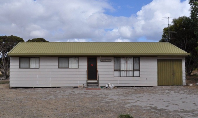 Para Wurlie House | Stoneybroke ~ A wonderful beach for children, Dog Friendly!