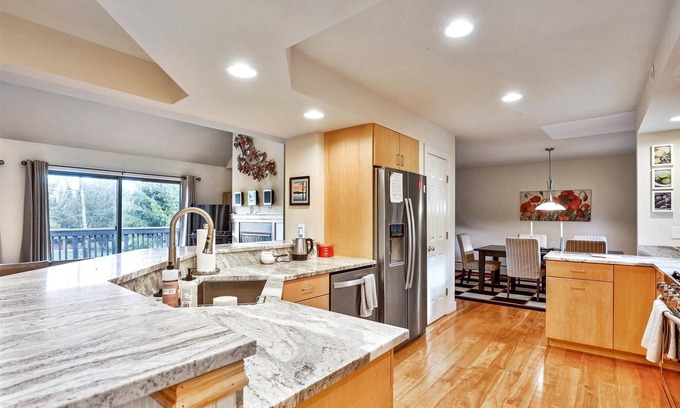 Stowe Area Condo | Stonybrook Retreat: 3 br, wood fireplace, game room, a/c, summer pool & community amenities!