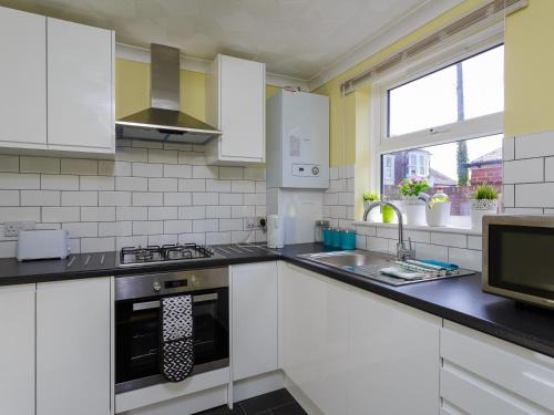 Southsea Apartment | Stopover at LOWCAY APARTMENT D with allocated parking