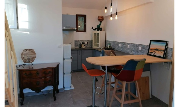 Bouzigues Apartment | STOPOVER IN BOUZIGUES 400m from the Etang de Thau