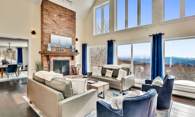 Stowe Area Ski Chalet | Stoweic Views - Luxury Dream Vacation Home