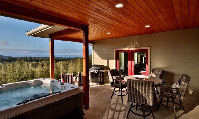 Port Angeles House | Strait to Forest- Family friendly w/water views