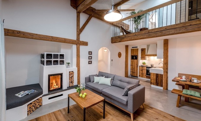 Eggstatt Apartment | Straw room 110sqm, 2 bedrooms, sauna, fireplace, gallery with balcony