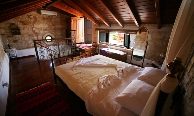 Sellia House | Strofilia, Kardinali with music sound of Erotokritos!