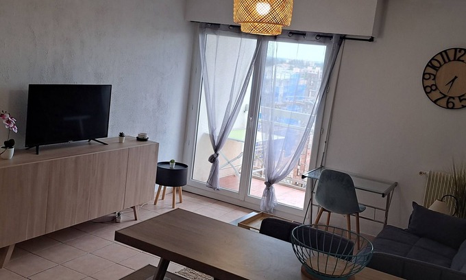 Quartier Administrations Apartment | Studio à 2 pas des Arènes