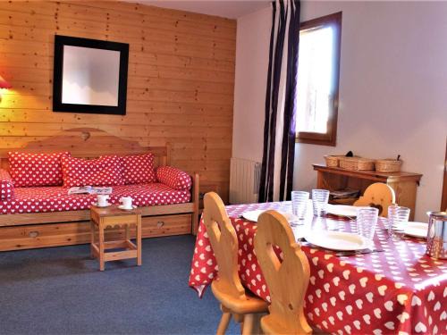 Risoul Apartment | Studio 3 couchages près des pistes, balcon, piscine, sauna, WiFi inclus, casier à ski - Risoul 1850 - FR-1-330-238
