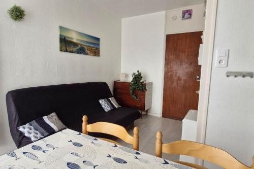 Saint-Jean-de-Monts Apartment | Studio 30m plage - Marina 5 - 31 allée des pinons - 1-1