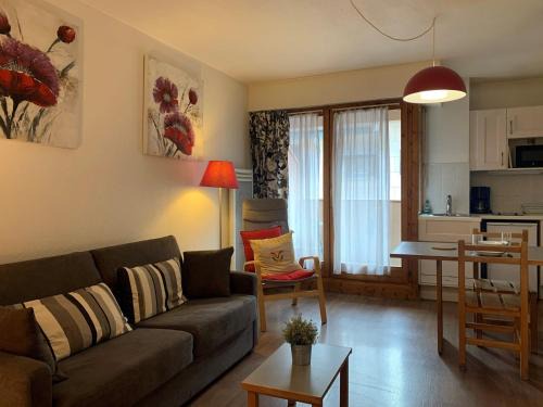 Brides-les-Bains Apartment | Studio 4 pers. Centre Brides, Balcon Sud, Wi-Fi, à 200m Télécabine et Thermes - FR-1-512-82