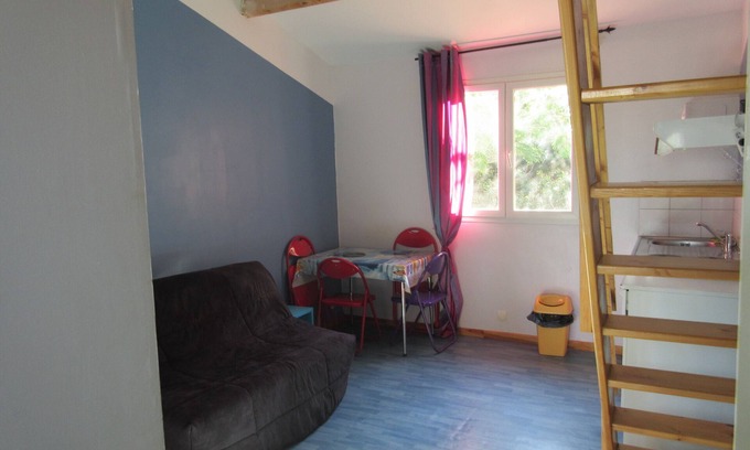 Saint-Cyprien Apartment | Studio 4 pers. in St-Cyprien between village and beaches on coteradieuse site Wifi