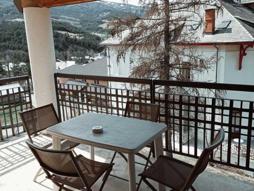 Jausiers Apartment | Studio 4 personnes avec piscine et sauna - Résidence Château des Magnans - Jausiers - FR-1-165B-45