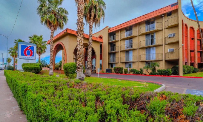 Phoenix Hotel | Studio 6 Phoenix, AZ – Sky Harbor