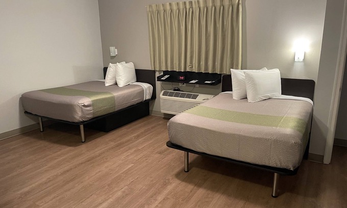 Laurel Hotel | Studio 6 Richmond, VA - I-64 West