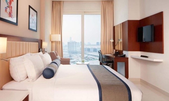 Dubai Sports City Apartment | Studio Apartment In Sports City By Luxury Bookings