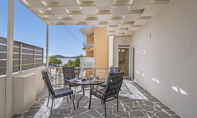 Perigiali Apartment | Studio Apartment 'K and A 4' with Mountain View, Wi-Fi and Air Conditioning
