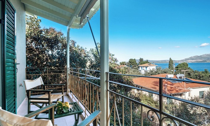 Nikiana Apartment | Studio Apartment 'Old Boat Double 10' with Sea View, Wi-Fi and Air Conditioning