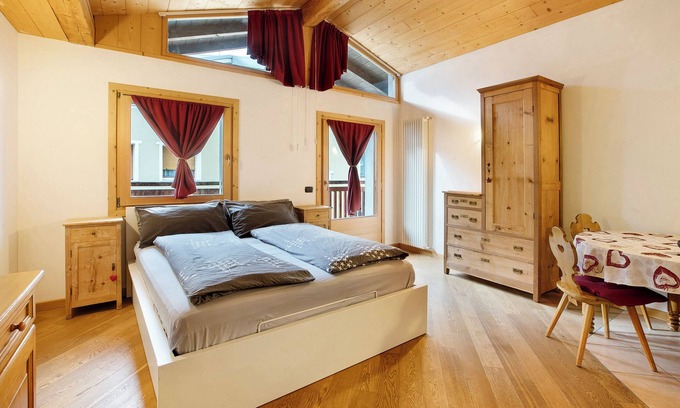 Bormio Apartment | Studio Apartment 'Premesan 3' with Mountain View, Balcony and Wi-Fi