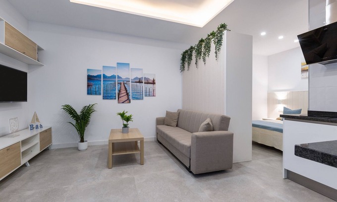 Carretera de Cadiz Apartment | Studio Apartment "Victoria's" with Wi-Fi & A/C