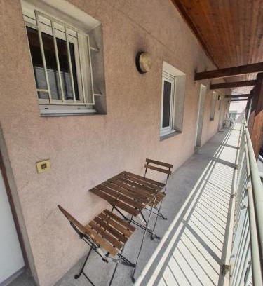 Secteur 4 Apartment | Studio au calme Espace extérieur Parking gratuit dans la rue