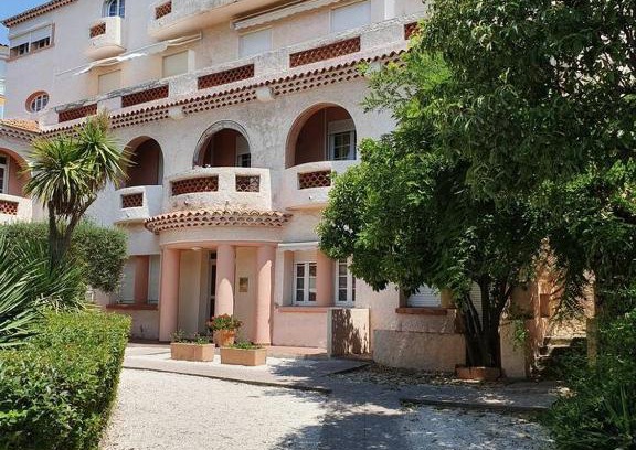 Bandol Apartment | Studio avec Grand Balcon- Résidence de Caractère