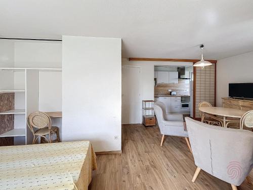 Lamalou-les-Bains Apartment | Studio avec terrasse, proche thermes et centre, animaux acceptés, wifi inclus, Lamalou-les-Bains - FR-1-451-66
