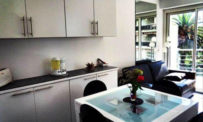 Juan-les-Pins Apartment | Studio avec vue sur la mer et terrasse amenagee a Juan les Pins