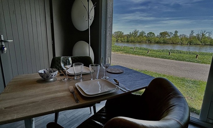 Beaugency Apartment | Studio Avec vue sur Loire et Grand Jardin. Animaux Accepter !