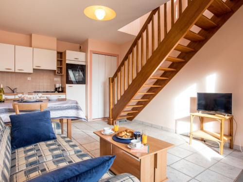 Carnac Apartment | Studio Beaumer-1 by Interhome