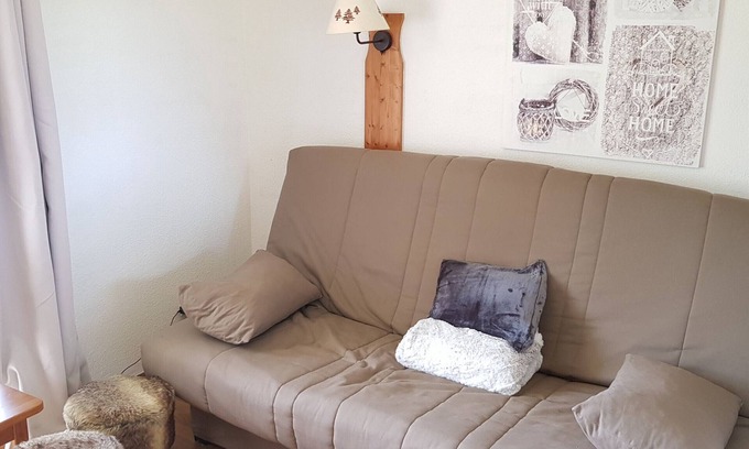 La Joue du Loup Apartment | Studio cabin for 4, terrace, parking, pets allowed