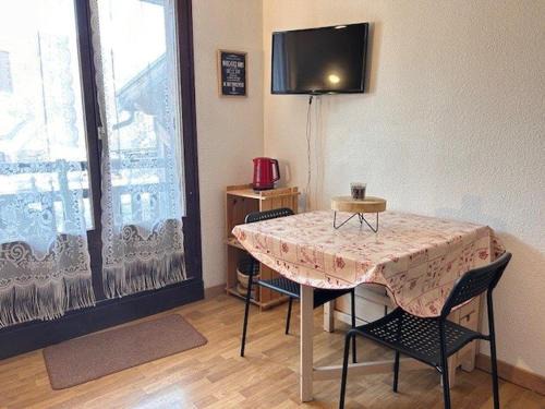 Risoul Apartment | Studio cabine - 4 couchages, à l'entrée de Risoul 1850, proche commerces et navette gratuite - FR-1-330-176