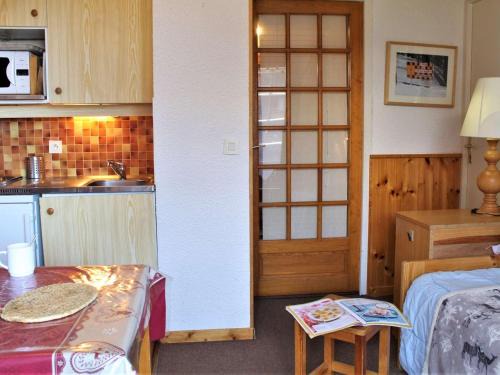 Risoul Apartment | Studio cabine au pied des pistes avec piscine et tennis, 4 couchages, animaux acceptés - FR-1-330-169