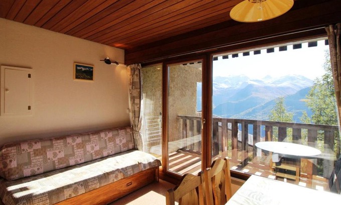 Auris Apartment | Studio cabine au pied des pistes avec balcon et parking gratuit, proche commerces - Auris en Oisans - FR-1-297-69