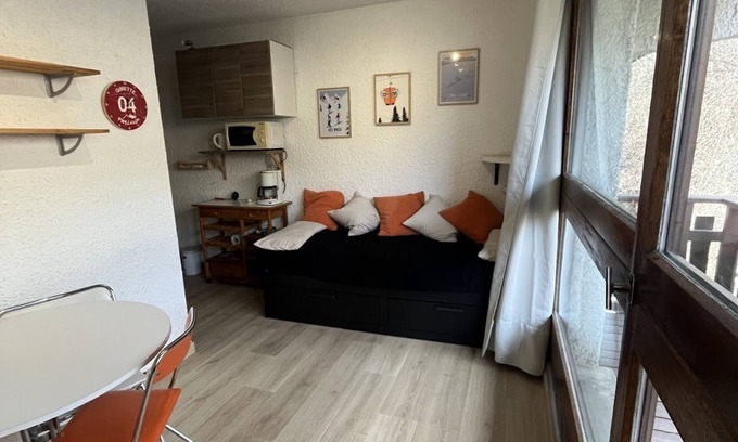 Barcelonnette Apartment | Studio Cabine Pra Loup 1500 , a Deux pas du Télécabine des Molanes