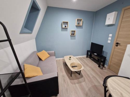 Valenciennes Apartment | Studio Canada 5