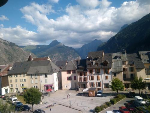 Le Bourg-d'Oisans Apartment | Studio Center Bourg d'Oisans
