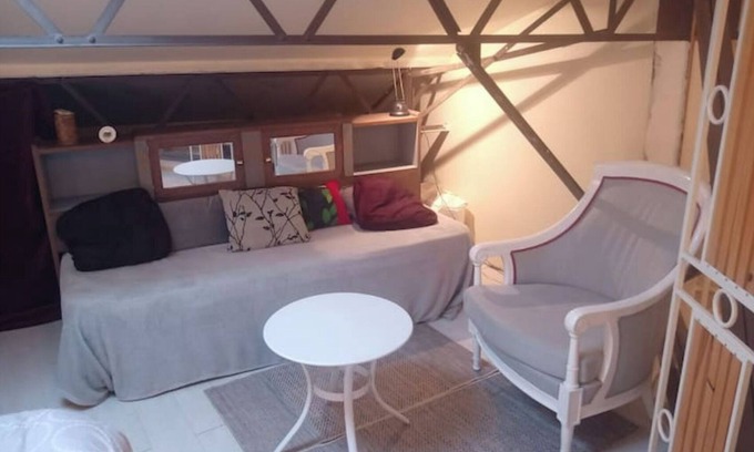 Ceret Apartment | Studio Climatisé Dans le Centre de Céret