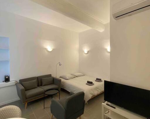 Quartier Administrations Apartment | Studio climatisé sur courette