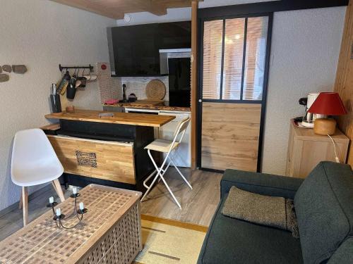 Pralognan-la-Vanoise Apartment | Studio confortable avec grande terrasse ensoleillée, proche commerces et téléphérique. - FR-1-464-2