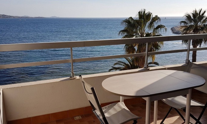 Bandol Apartment | STUDIO CORNER NIGHT Panoramic sea view