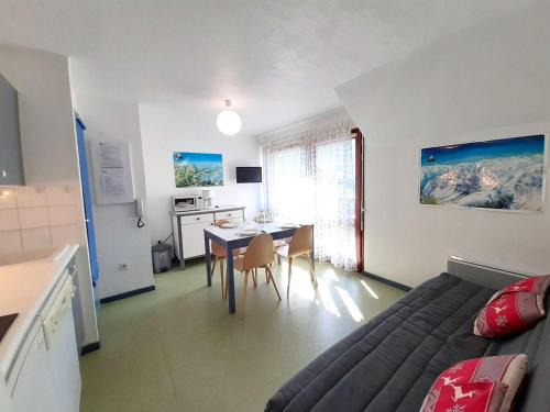 Saint-Lary-Soulan Apartment | Studio cosy 4 pers avec balcon, parking et salle de musculation à St Lary Soulan - FR-1-457-270