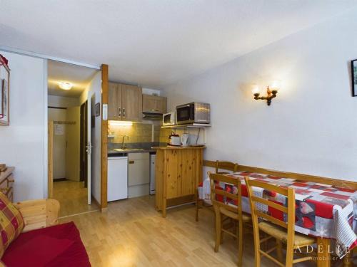 La Rosiere Apartment | Studio cosy avec balcon, à 50m des pistes, 4 pers, au pied des commerces - FR-1-398-628