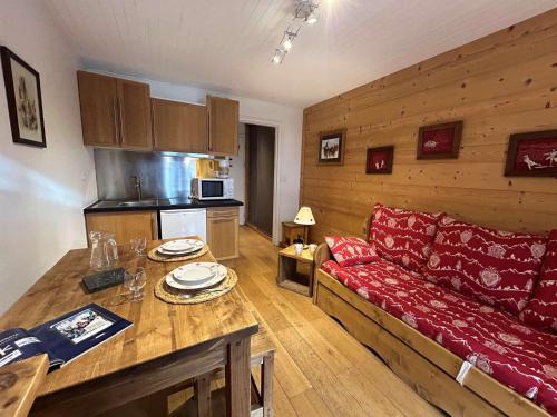 Meribel Apartment | Studio cosy pour 2 personnes à Méribel, proche des pistes et commerces - FR-1-180-42