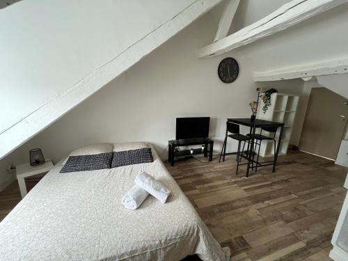Bourgogne Apartment | Studio cosy tout confort proche Cathédrale dans rue calme