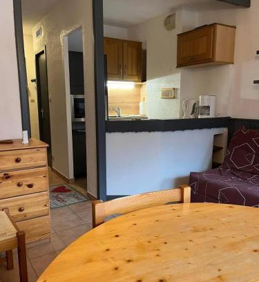Bellevaux Apartment | Studio en station avec 1 canapé-lit et 1 lit-superposé